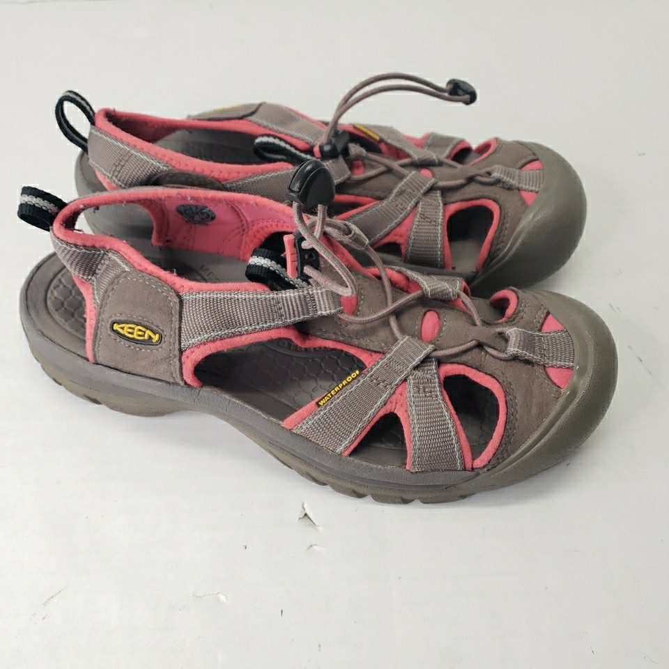 KEEN Women's Size 9.5 Leather Sandals Hiking Waterproof Newport Red/Brown