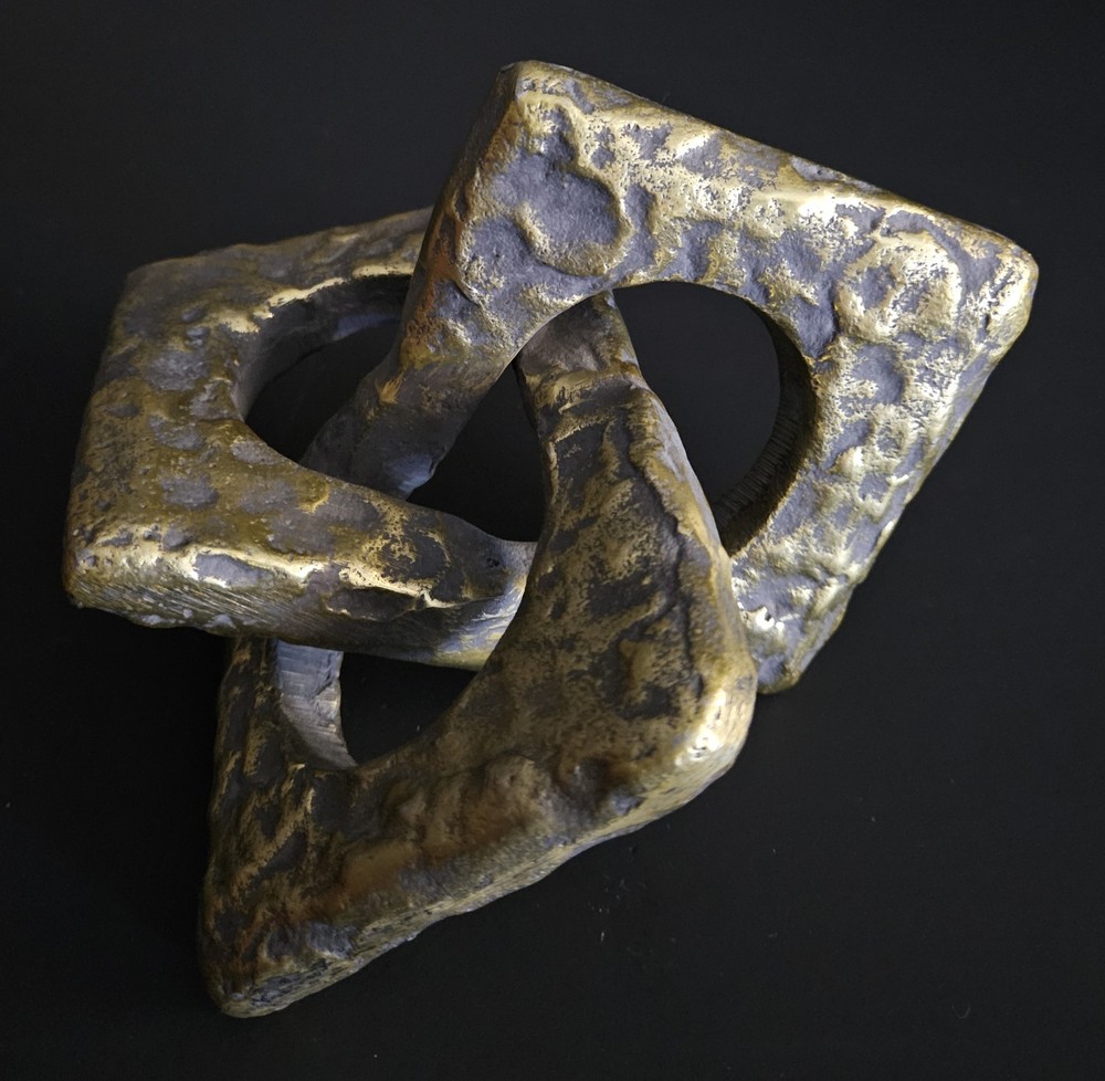 Gold Tone Hammered Metal Interlinked Mercana Delaunay II Tabletop Decor