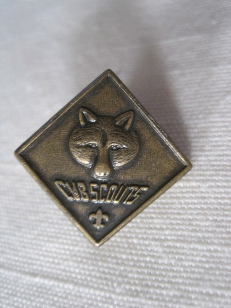 Wolf Rank Cub Scouts Boy Scouts Of America BSA Parents Vintage Lapel Pin/1990s