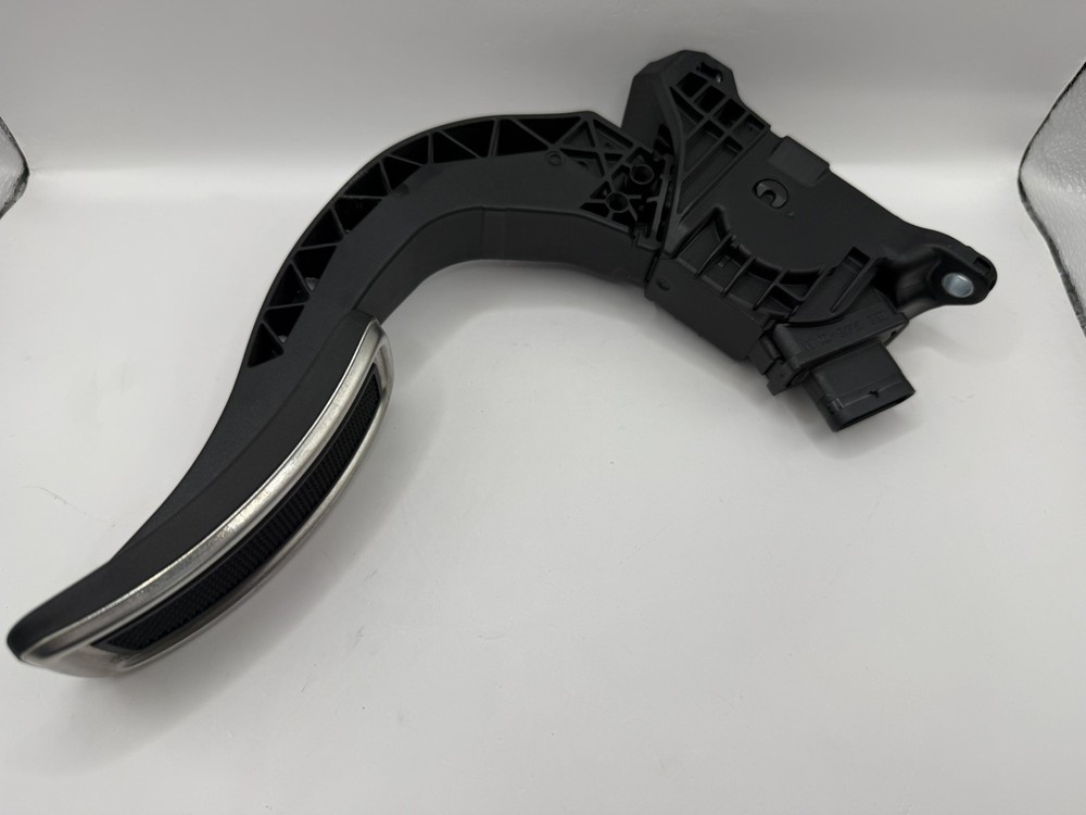 2016-2020 Bentley Bentayga Gas Accelerator Throttle Pedal Switch 36A723503A