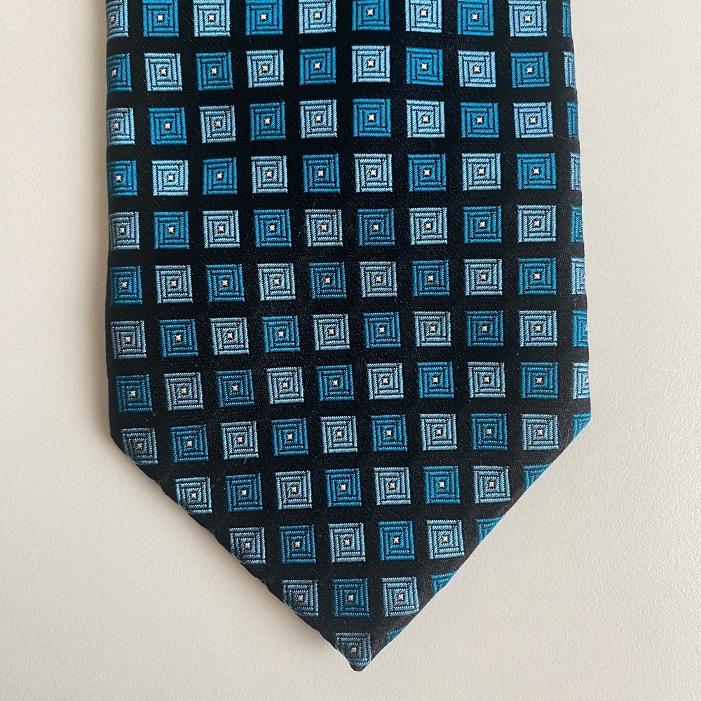 Donald Trump Signature Blue Geometric Silk Tie 60x3.5 with Gold Bar Accent