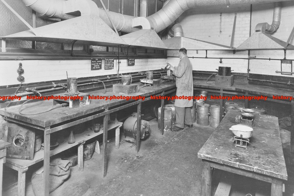 F001800 Varnish Laboratory Borough Polytechnic Southwark London 1936