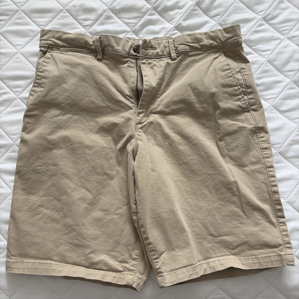 Gap Stretch Essential Khaki 10” Chino Short Men's Size 33