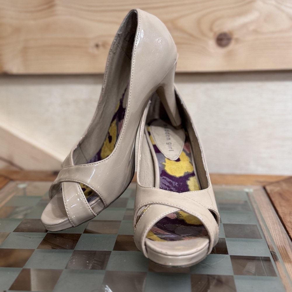 Madden Girl Gertiee Shoes Womens Size 8 Patent Nude Peep Toe Heels Dress Pumps
