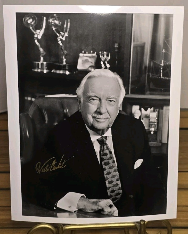 WALTER CRONKITE Signed Autographed 8x10 Photo CBS Evening News Anchor