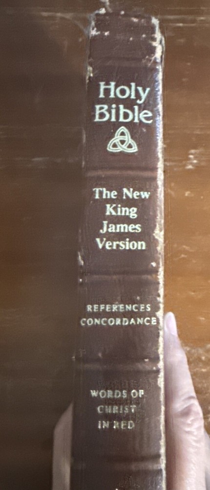 Holy Bible NKJV Thomas Nelson 1984 Used Red Letter Concordance