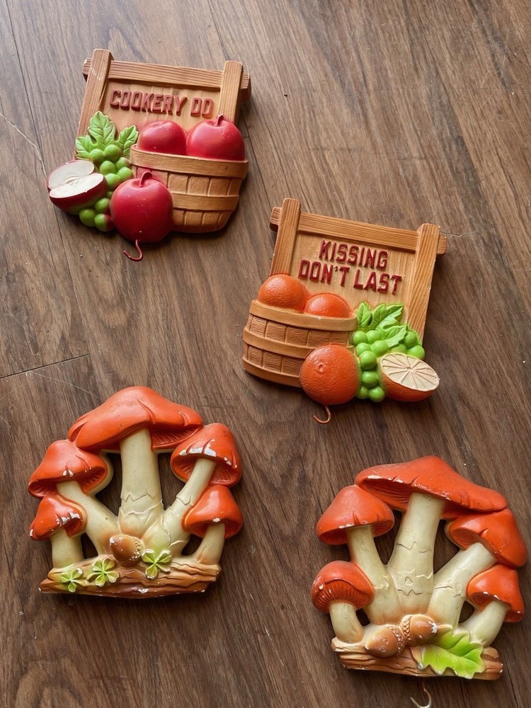 4 Vintage Mushroom/Fruit Wall Hangings Chalkware Miller Studio 1981