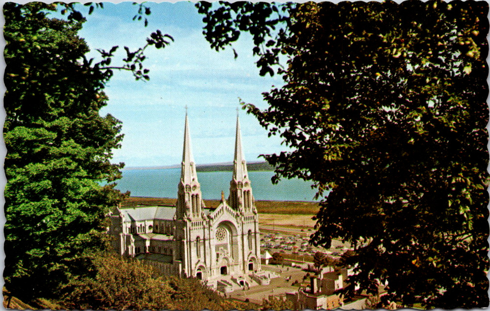 Vintage Postcard Basilica Ste Anne De Beaupre Quebec Canada