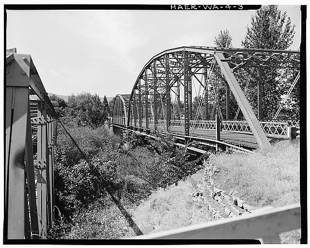 3. VIEW BRIDGE, LOOKING SOUTHWEST - Grant Avenue Bridge, Spanning Yakima River