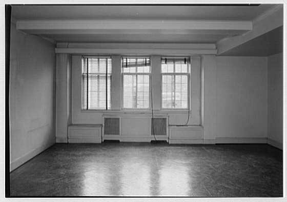 Photo:New York City NY 1945 Mrs Hazelton Gracie Sq Living Room Interior
