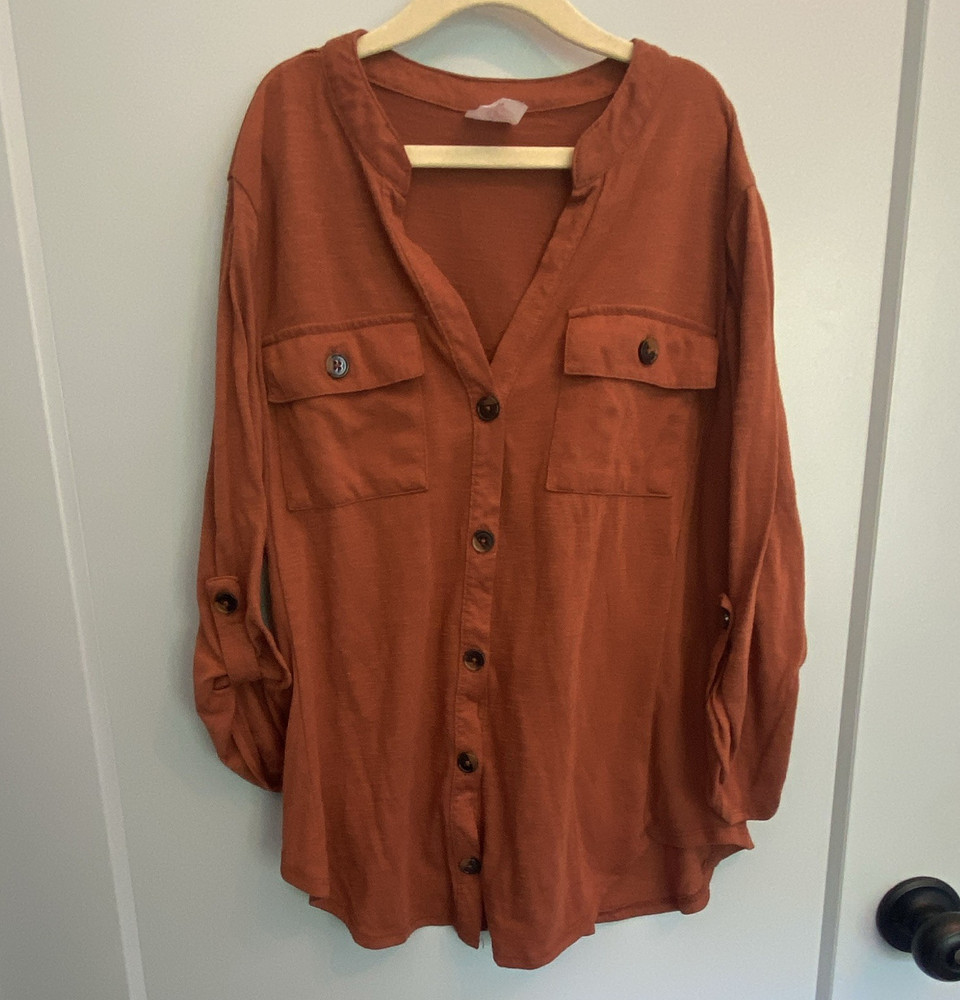 No Boundaries Women’s Top Size M Rust Solid V-Neck Woven Button-Up Long Sleeve