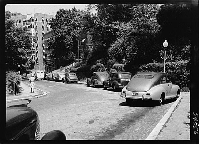 Photo:Washington D.C. 1940s Gasoline Shortage Cars Queue Street Scene