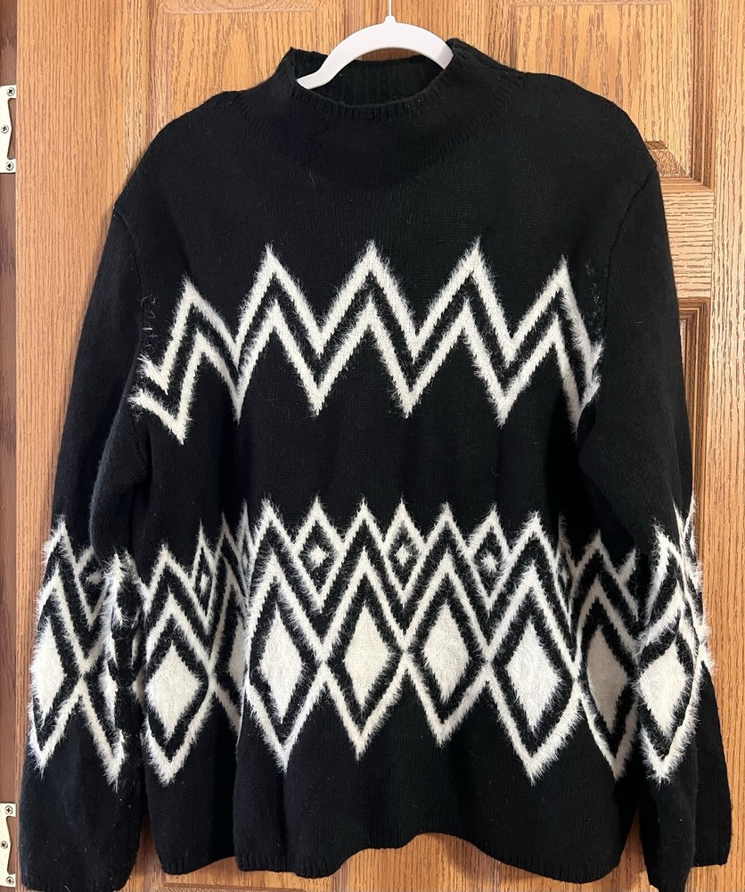 Black & White High Neck Pullover Sweater by Banana Republic in Size XL