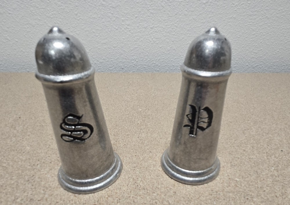 Vintage Wilton Armetale   Plough Tavern Salt & Pepper Shakers RWP