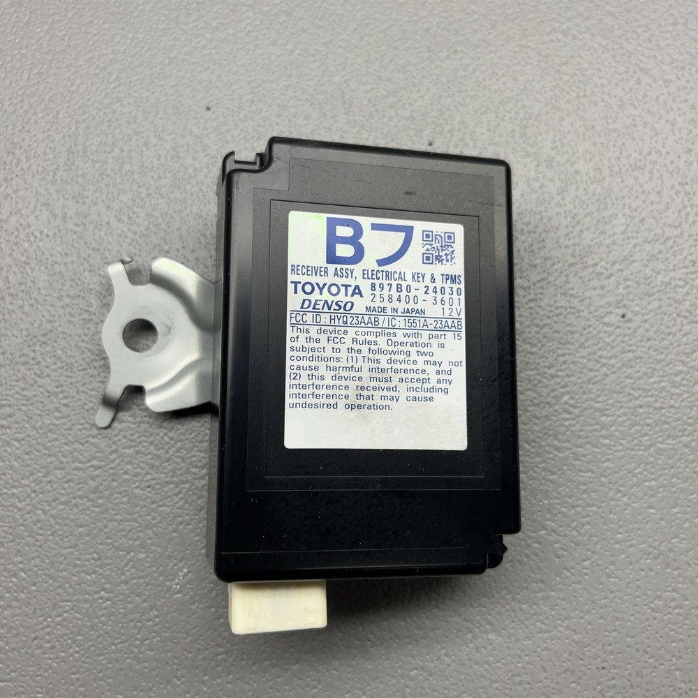 2015-2019 LEXUS RC350 ELECTRICAL KEY & TPMS RECEIVER OEM 258400-3601