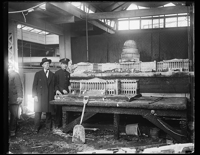 Photo:U.S. Capitol fire, D.C., Washington