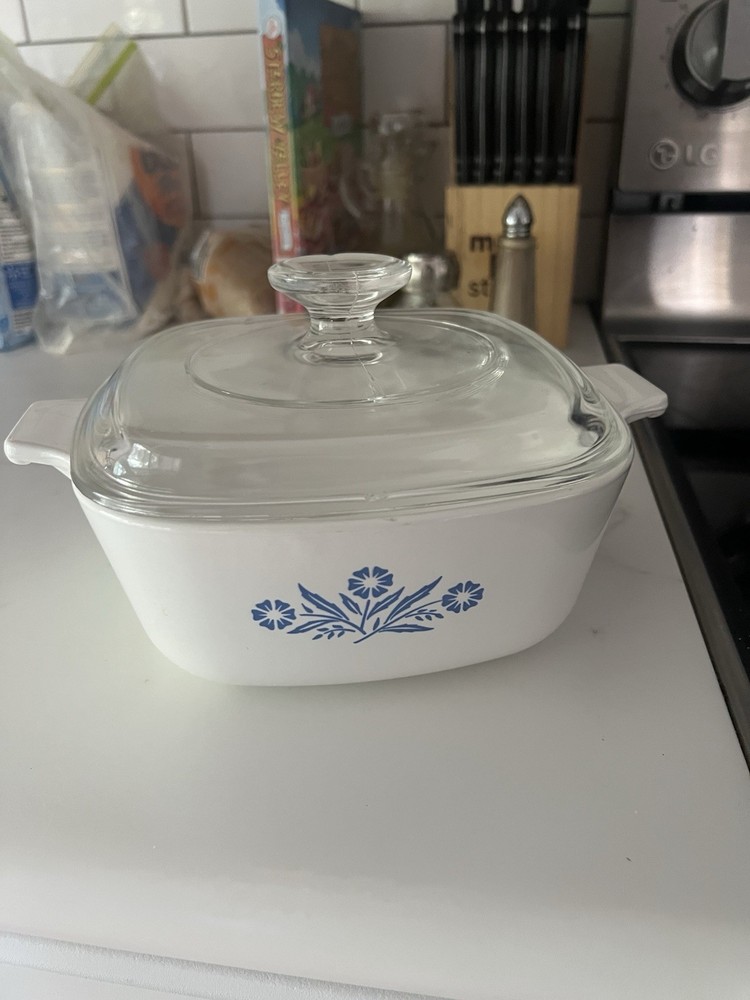 Vintage Heirloom CORNING WARE  BLUE CORNFLOWER  CASSEROLE DISH & PYREX DOME LID