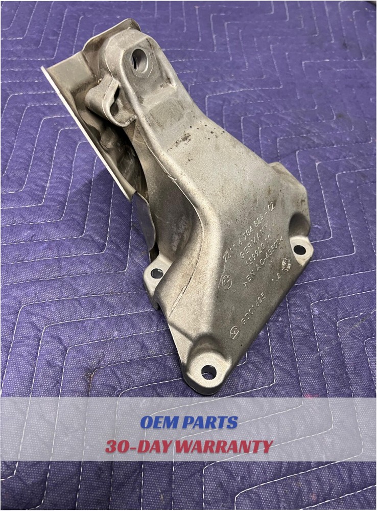 OEM BMW 6784824 01 Right Side Engine Motor Mount BMW X3 F25