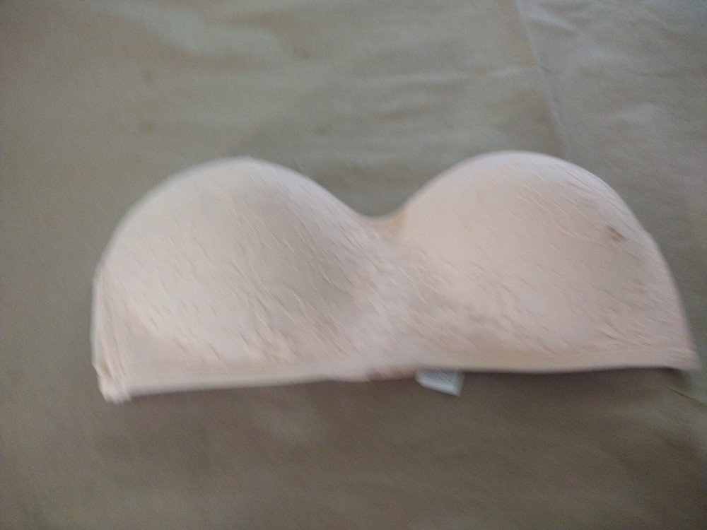 Women's Bra Strapless Mae Brand Size Medium Underwire.