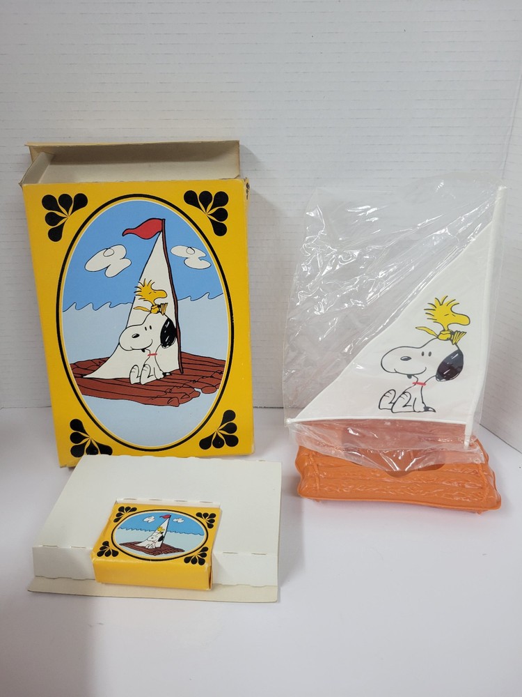 Peanuts Woodstock Snoopy Come Home Soap and Dish Sailing Raft Vintage Avon 1973