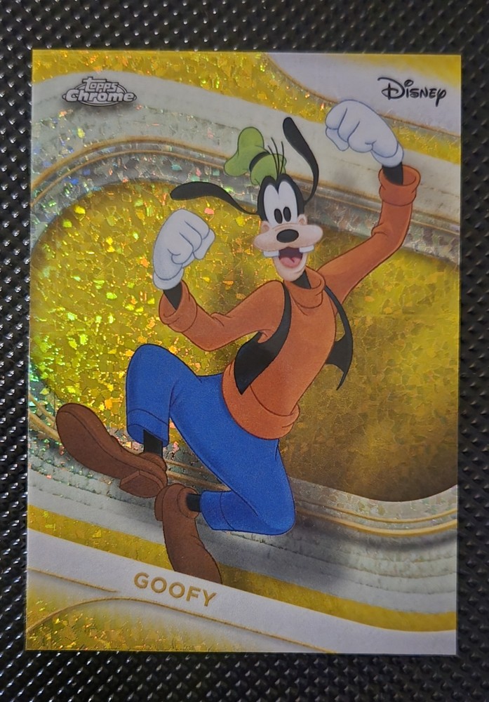 2025 Topps Chrome Disney - Goofy - Yellow Mini Diamonds Refractor #32