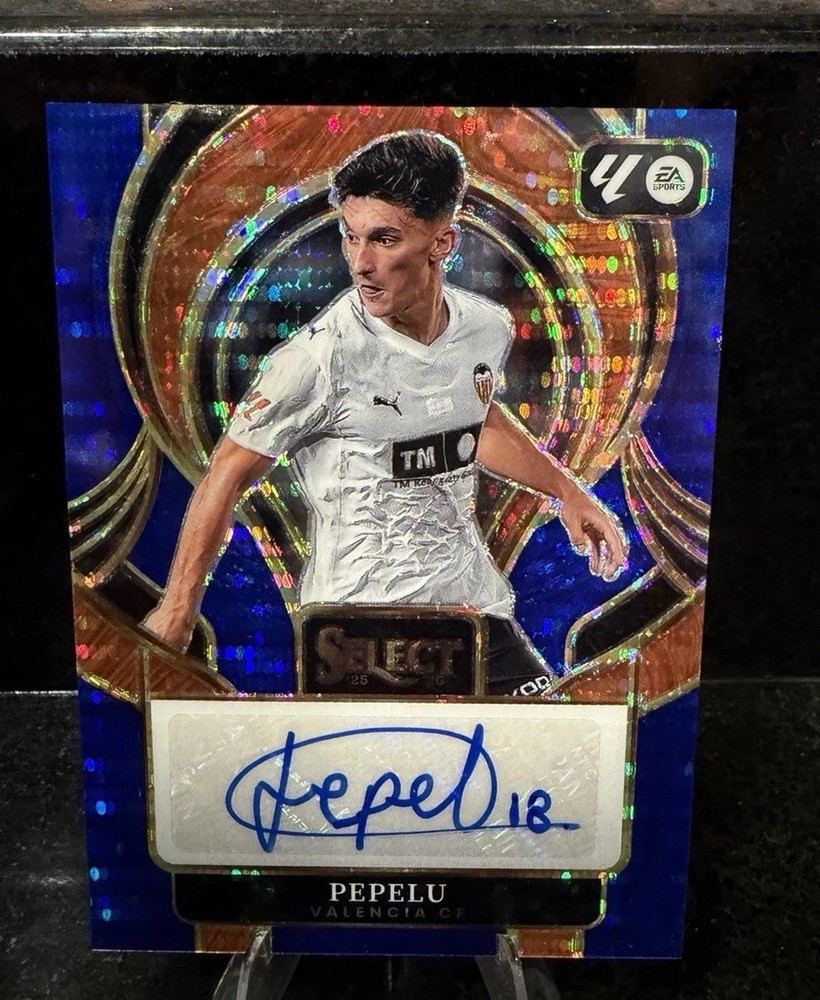 Pepelu 2025-26 Panini Select La Liga Select Signatures Auto SS-PE Valencia