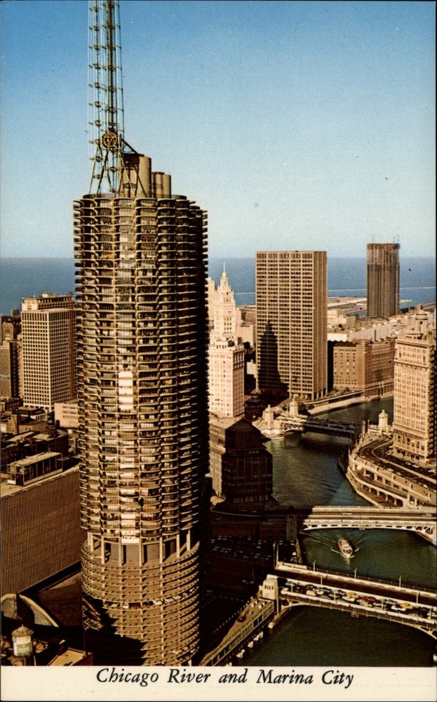 Chicago Illinois River Marina City aerial unused vintage postcard