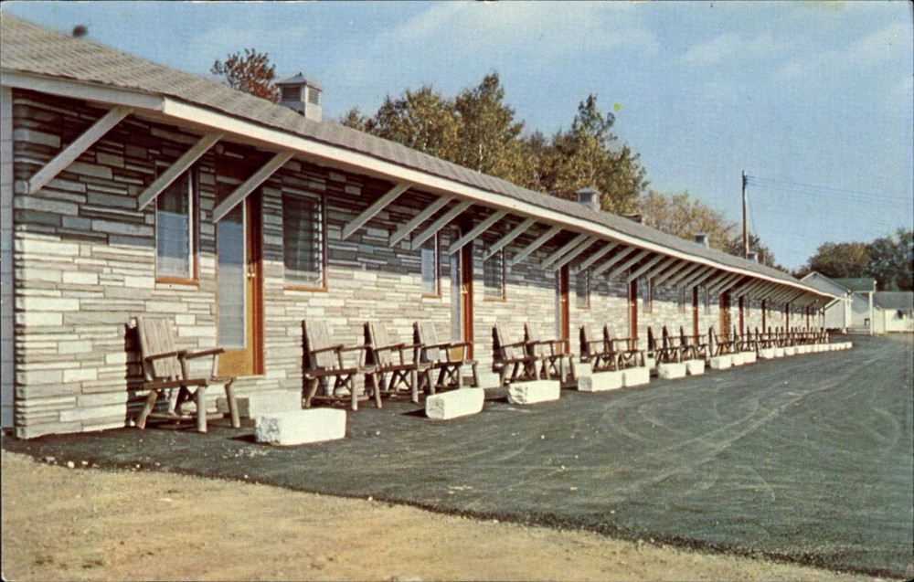 Goyer's Hillside Motel Troy New York rustic log chairs~ 1950s vintage postcard