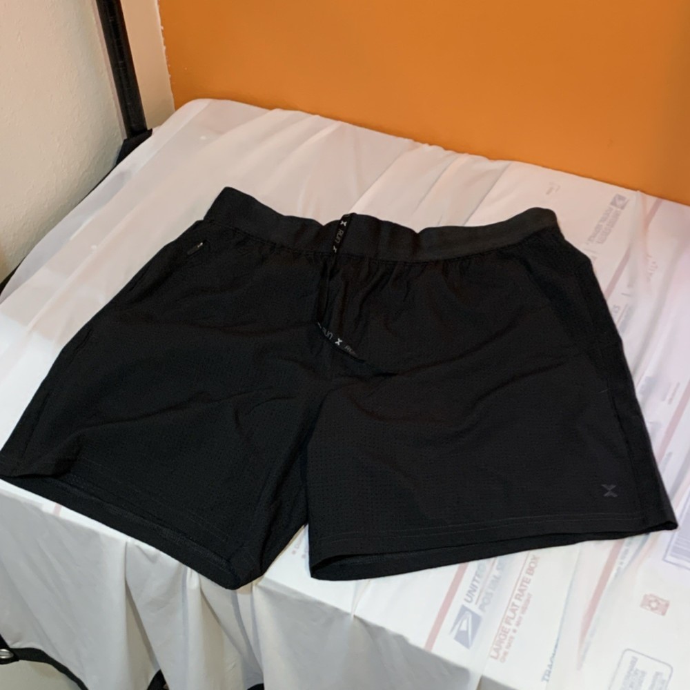 Xersion Everair Men's Black Mesh Athletic Shorts M Drawstring Elastic Pockets