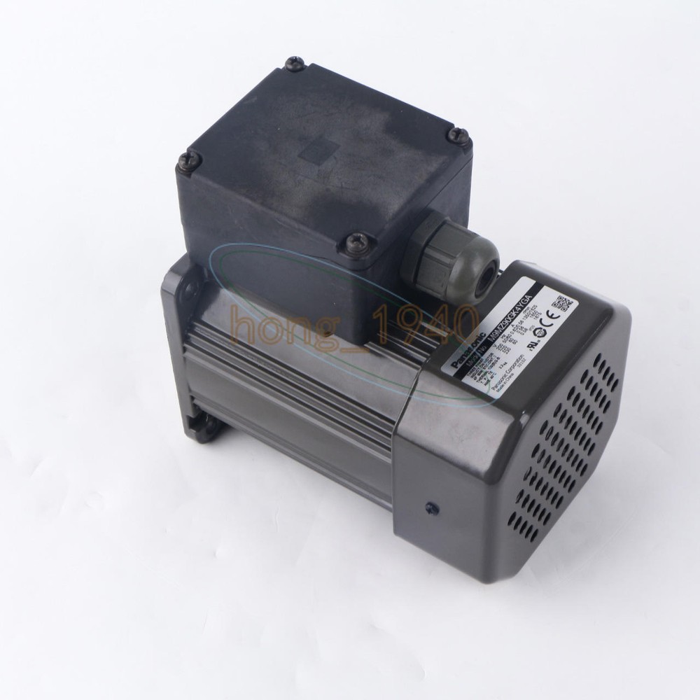 one NEW PANASONIC SERVO MOTOR M9MZ90GK4YGA