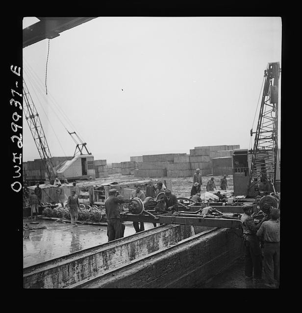 Photo:1930s Dock Workers Crane Loading Cargo Port Construction Yard
