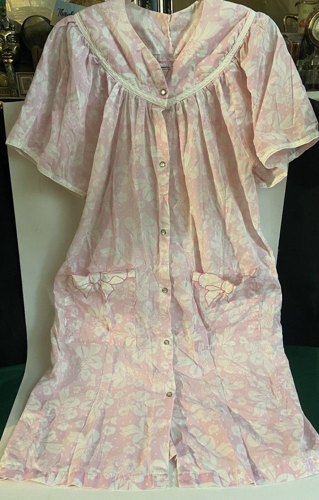 Women’s Vtg Pink Button Down Nightgown Bow Pockets Size M
