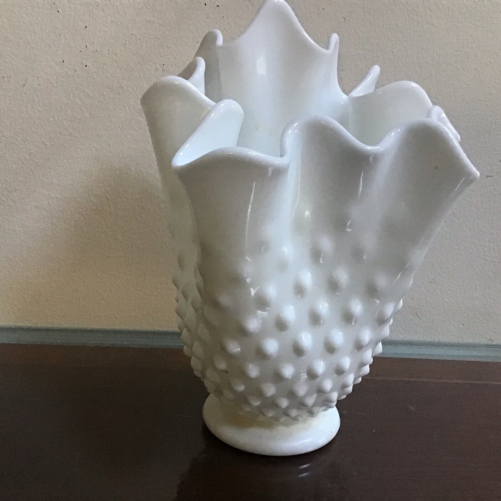 VTG FENTON WHITE MILK GLASS HOBNAIL FOOTED HANDKERCHIEF SWUNG VASE 7.5”