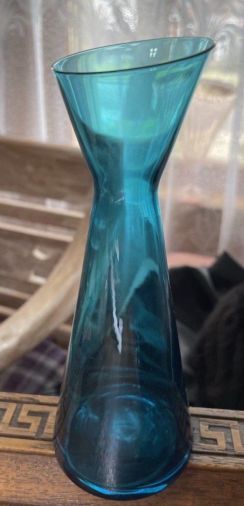 VTG Old Morgantown Handmade Lead Crystal Blue Adams Slant Top Vase -MCM - 7.75
