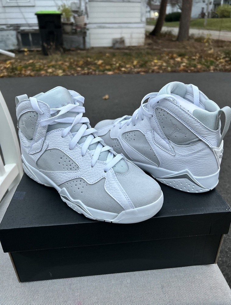 Size 7 Y- Air Jordan 7 Retro Pure Money