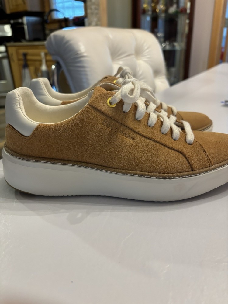 Cole Haan Women's Tan White Suede Comfort Sneakers Cushioned Size 6B