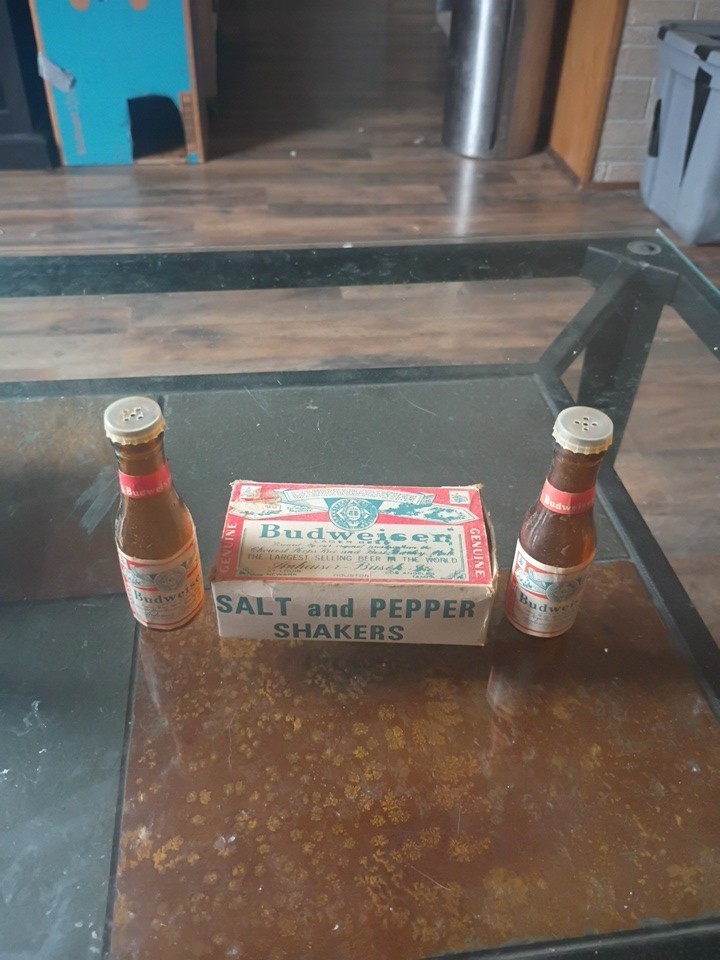 Vintage Budweiser Glass Bottle Salt & Pepper Shakers in Original Box