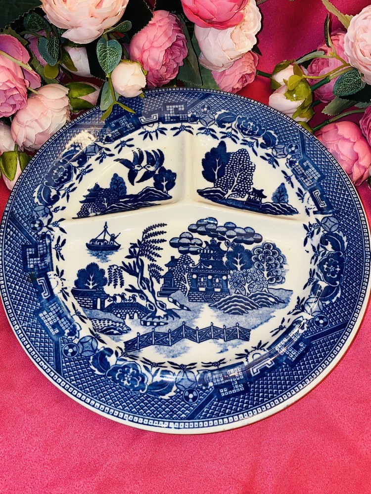 Vintage Blue Willow Divided Dinner 10.25 Plate Made in Japan