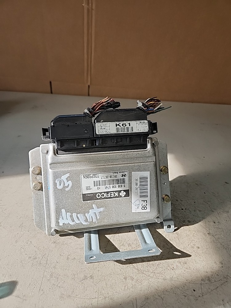 2005 Hyundai Accent ECU ECM Engine Computer Control Module 39110-26717