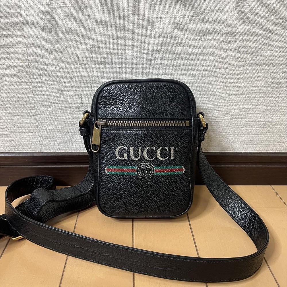 GUCCI Black Leather Grained Shoulder Bag Crossbody Made in Japan  