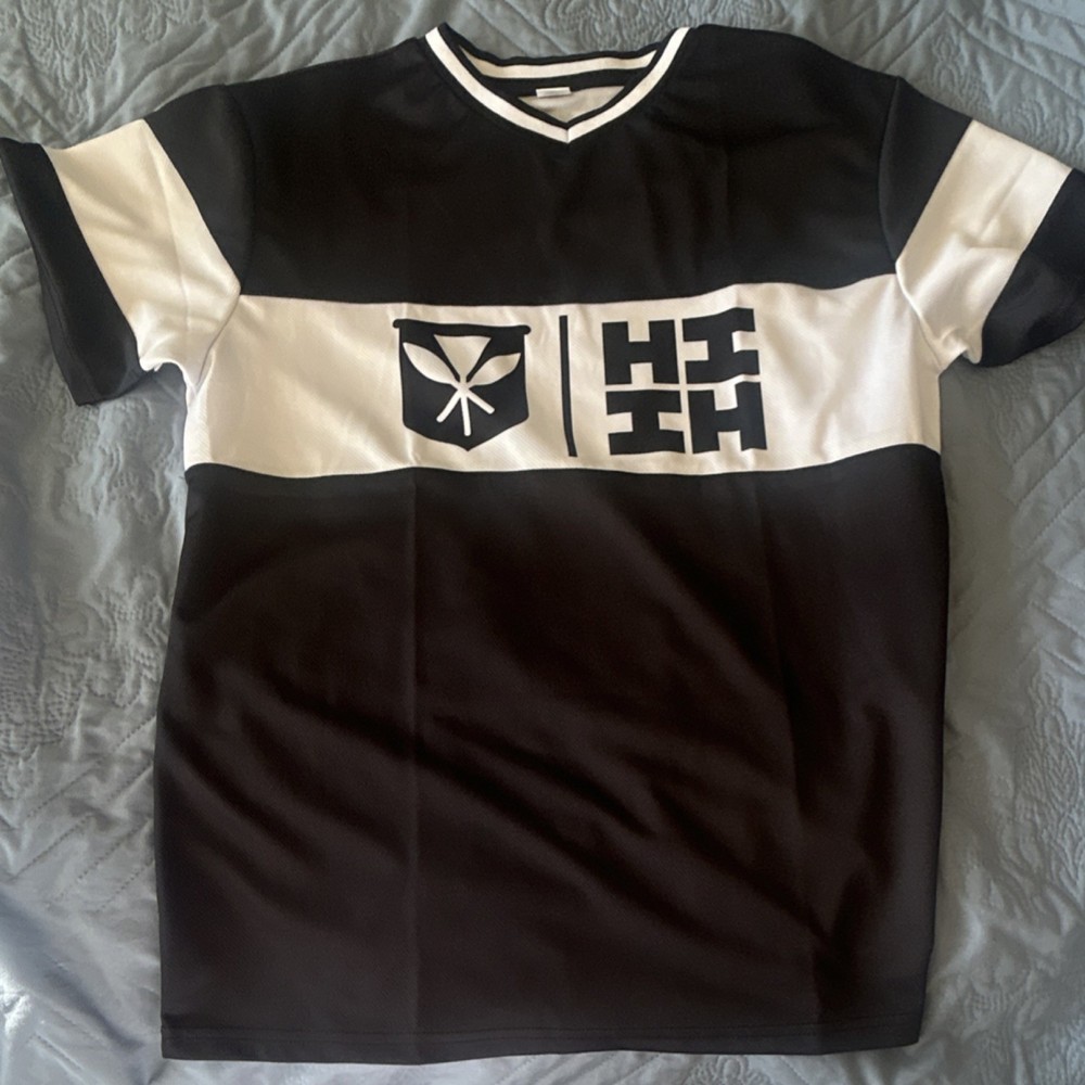 *NEW* Hawaii's Finest Men’s Black And White Jersey Crew Neck Size Large