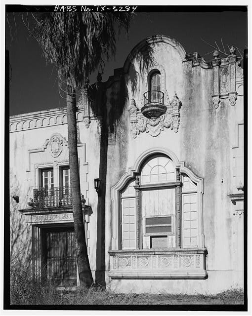Photo:Los Angeles California 1930s Spanish Revival House Facade HABS