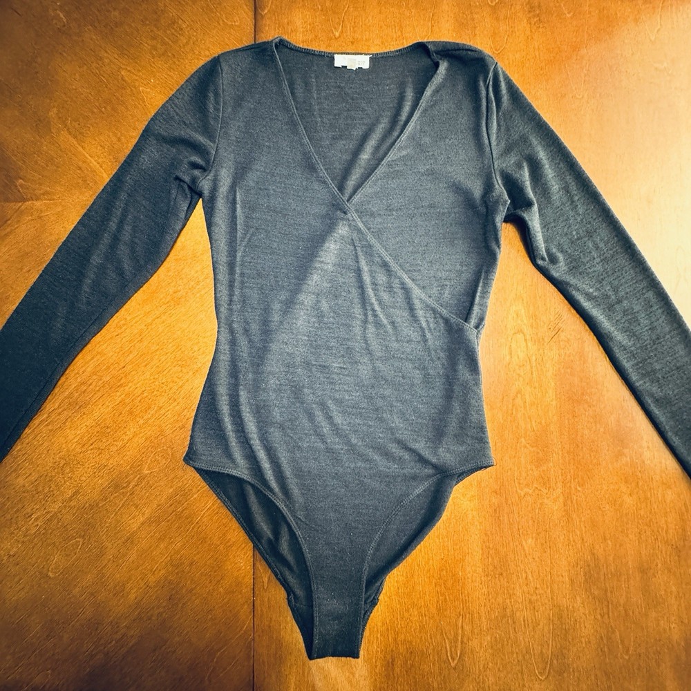 Wilfred Free From Aritzia Black Super Soft Women’s Long Sleeve Shirt - Medium