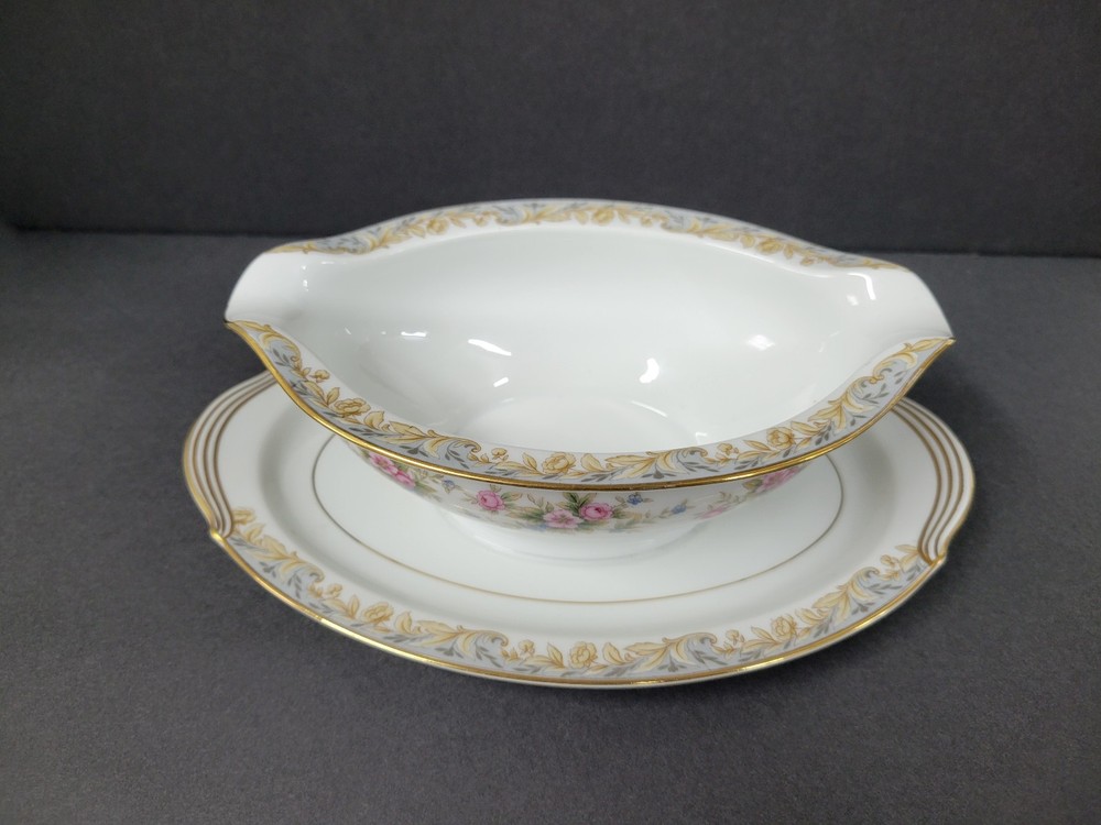 VTG Gravy Boat w/attached platter by Noritake Somerset Pattern 9 1/4