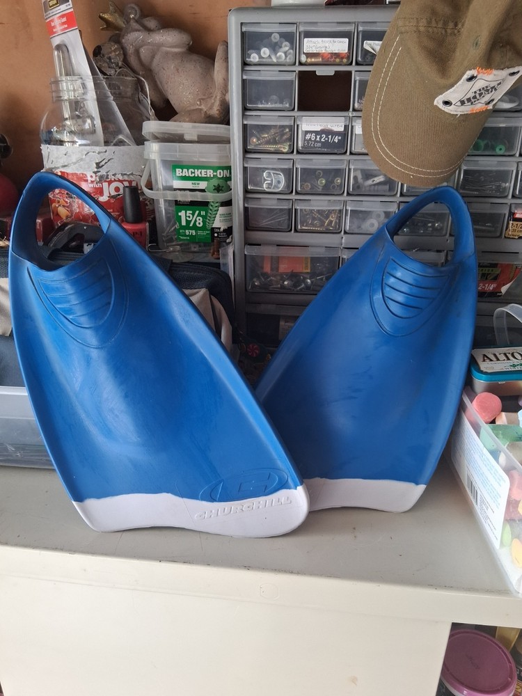 Churchill Swim Fins Size Medium/ Large