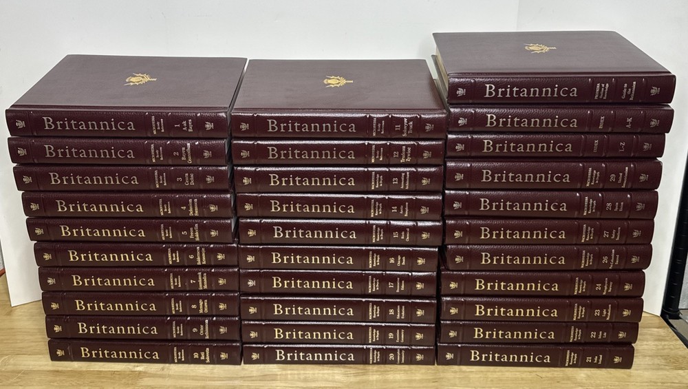 The New Encyclopedia Britannica Macropaedia 15th Edition Set - Missing 1 Volume