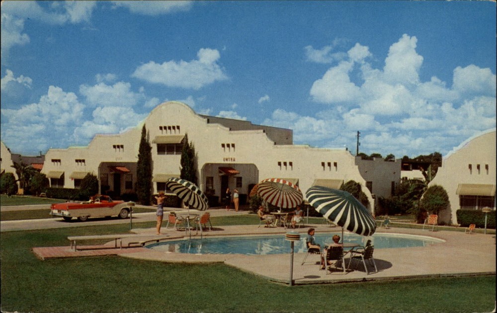 Alamo Plaza Courts Houston Texas vintage postcard s293
