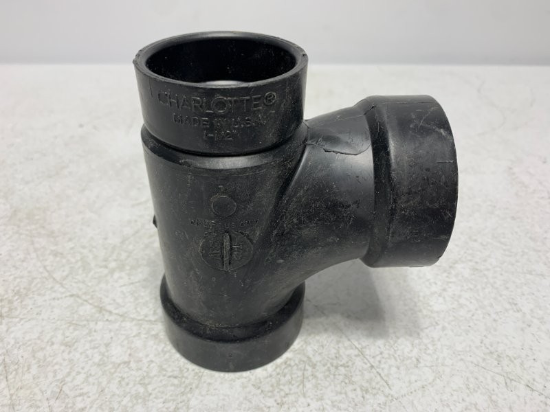 Charlotte Pipe 31-226 PVC DWV Reducing Wye 2
