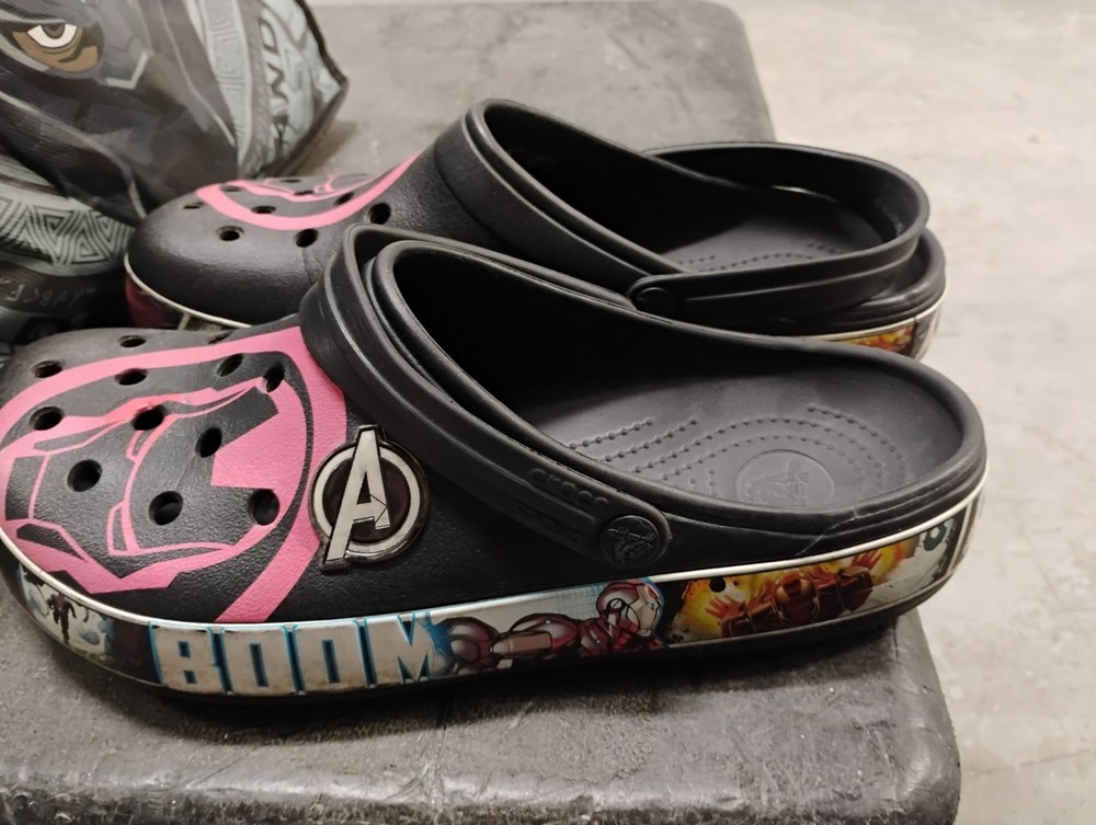 Crocs Marvel Avengers Mens Clogs Size 10