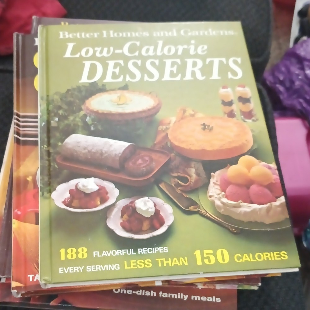 Better Homes and Gardens Low-Calorie Desserts Hardcover Cookbook English Recipes